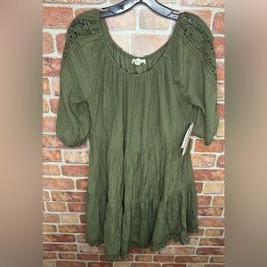 NWT Indigo Rose deep green dress with lace detail. Size L